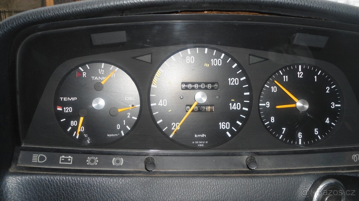 Mercedes w123 220D - 3