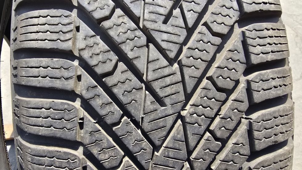 Zimní pneu 215/60/16 Pirelli - 3