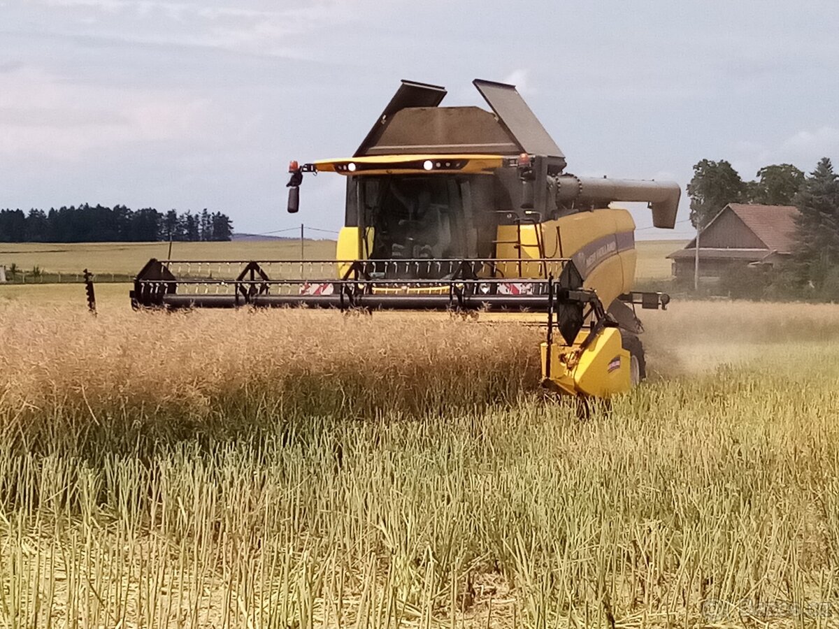 sklízecí mlátička New Holland CX 6.80 - 3