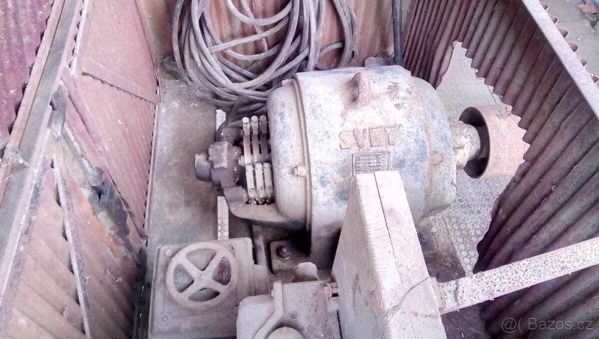 Motor SVET 1924 - pohon starých zemědělských strojů. - 3