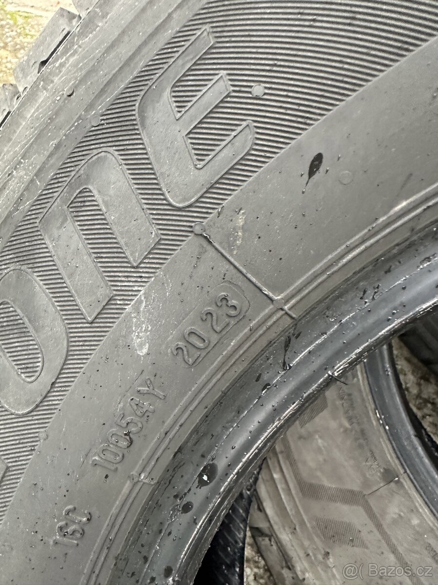 4x letní pneu Bridgeston 235/65 r16c cena za vše - 3