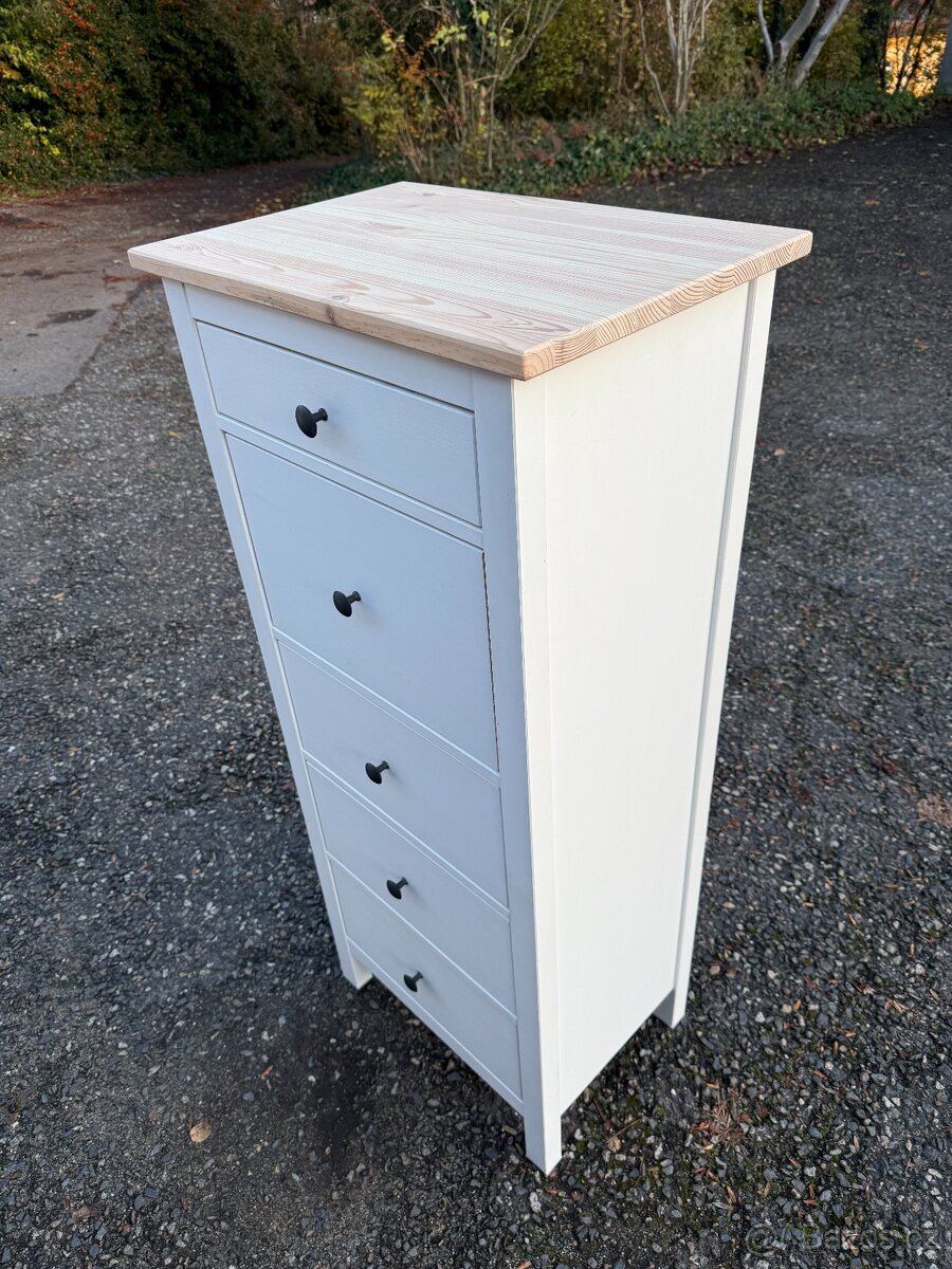 Komoda IKEA Hemnes s 5 zásuvkami- bíl. mořidlo - 3