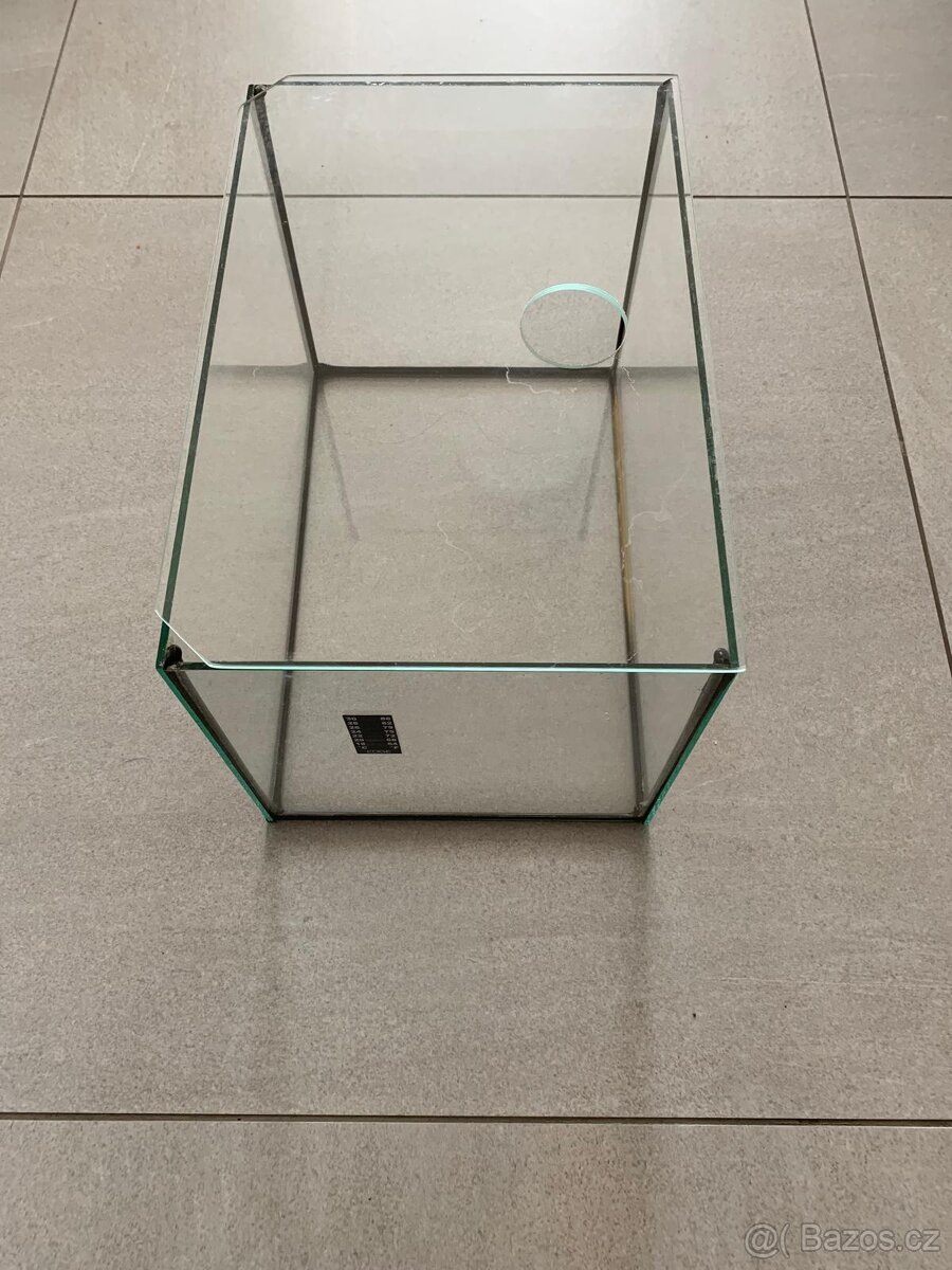 Male akvárium + vybavení - 3