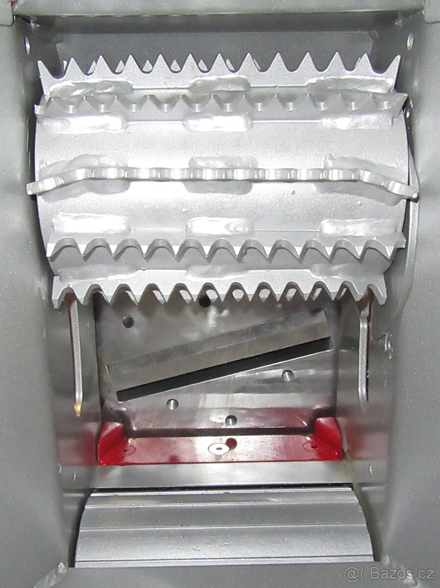 Štěpkovač GL&D Galaxi Motor - Vanguard 35 HP - 3