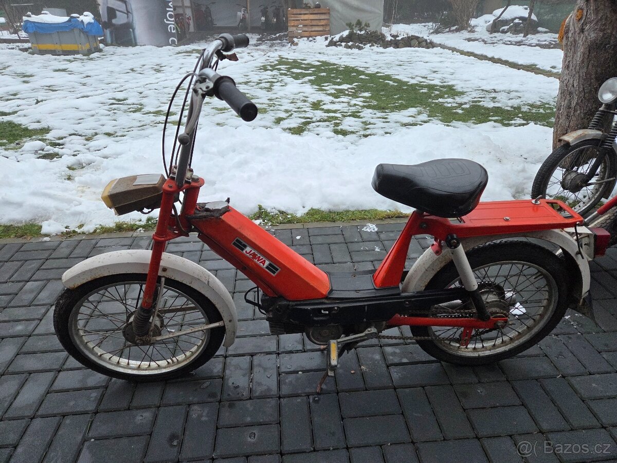 Babetta 207 s kartičkou, červená zachovalá, s prsíčkama 9. - 3