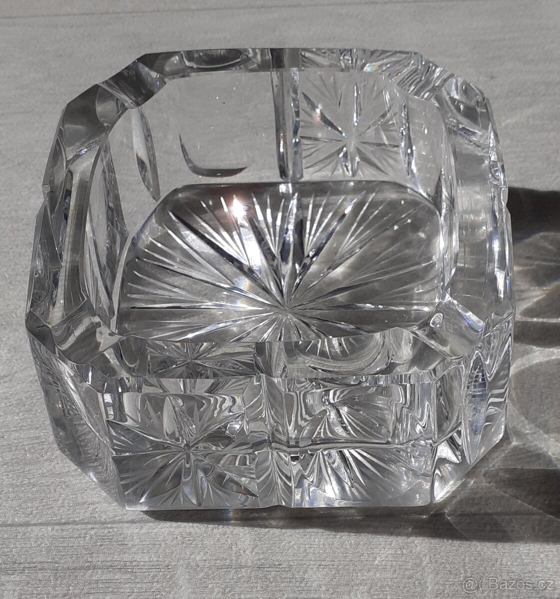 Krásný broušený popelník - 3