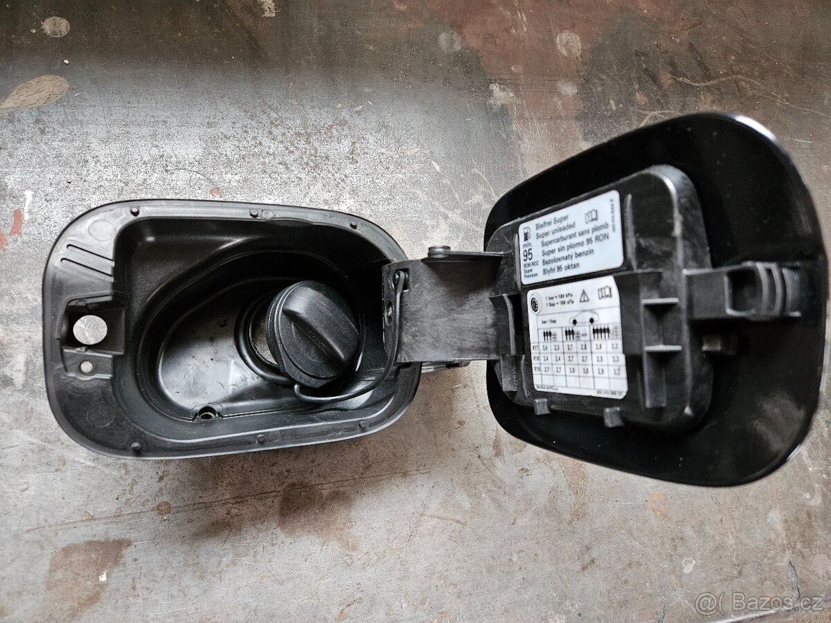 Víko nádrže Octavia 3 - 3