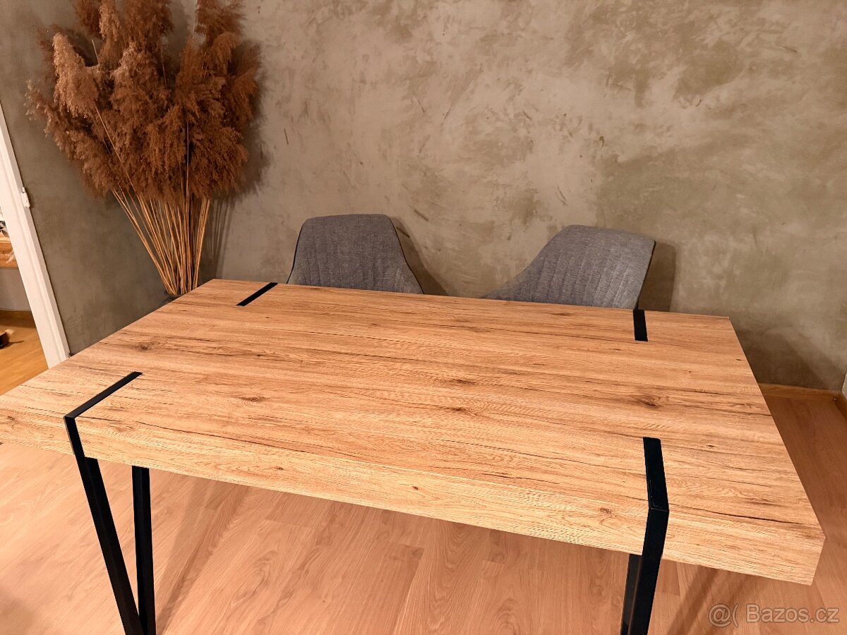 Jídelní stůl - 3