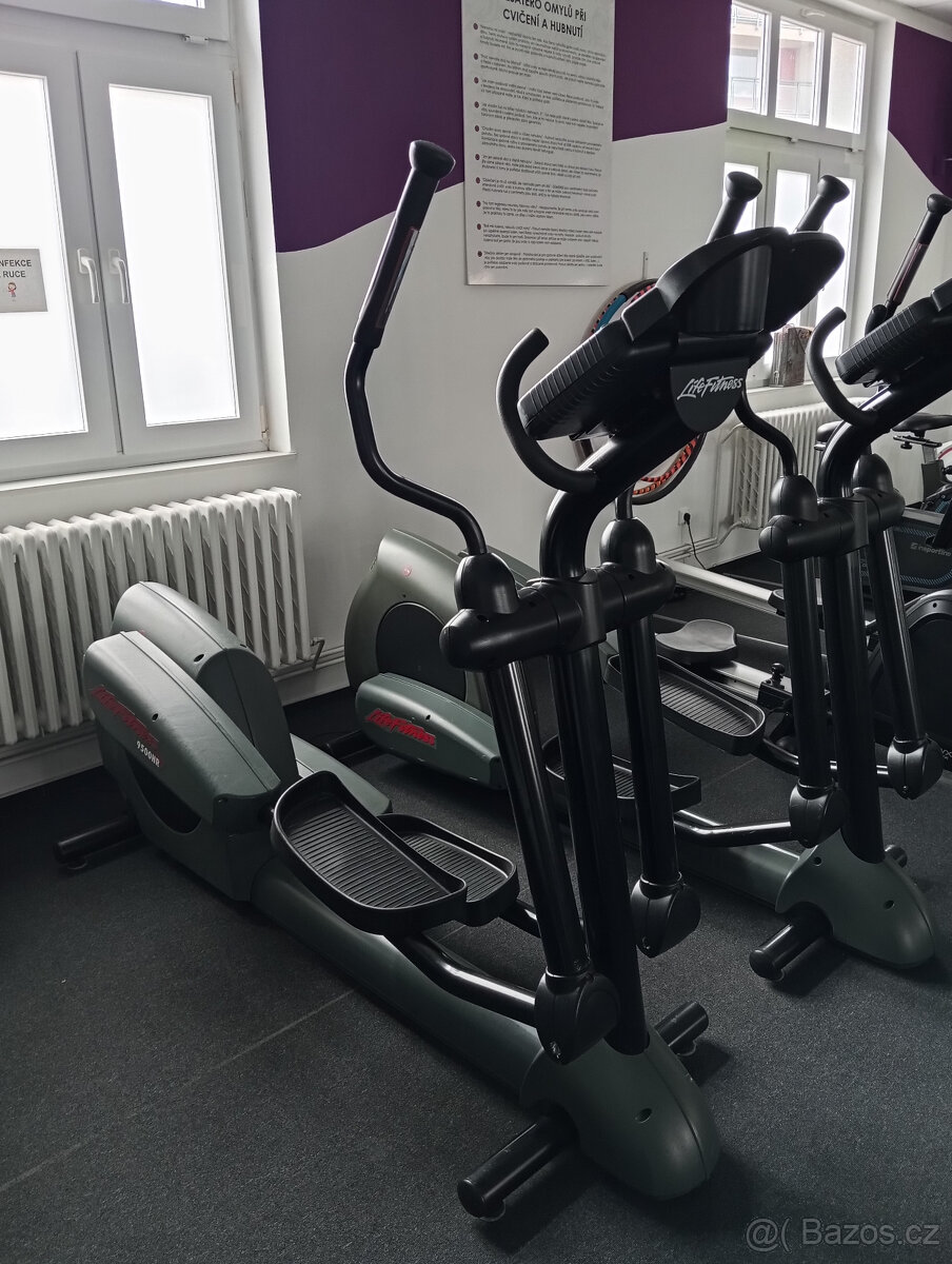 Profi eliptický trenažer - 3