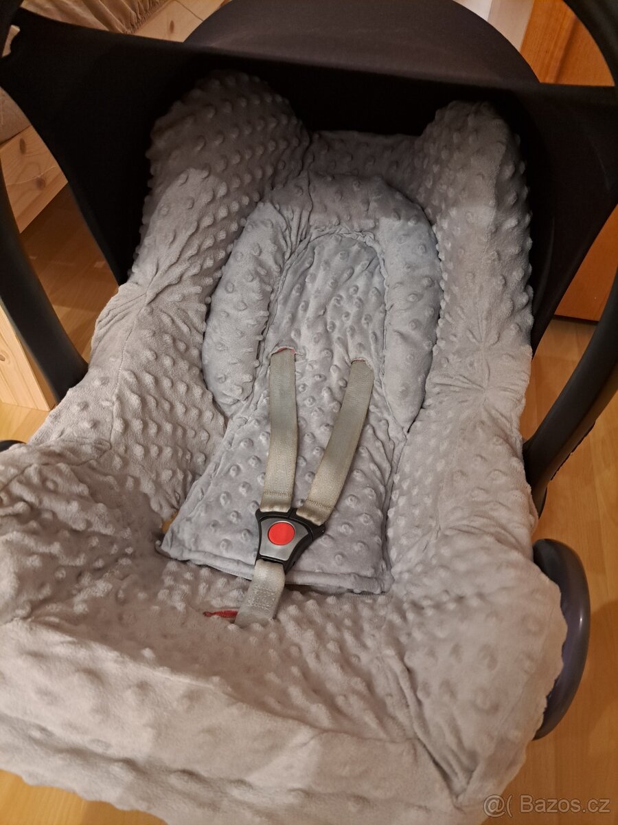 Isofix základna Maxi Cosi s autosedačkou - 3