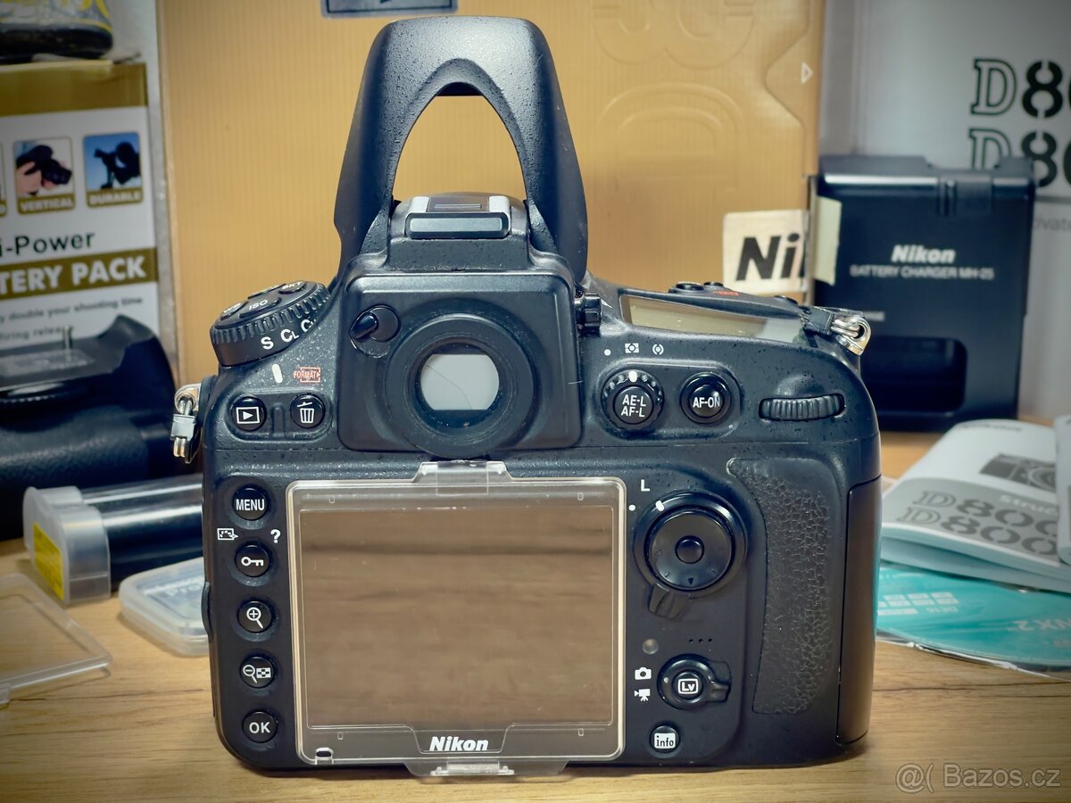 Nikon D800+objektiv 24-70+příslušenství, kompletní set - 3