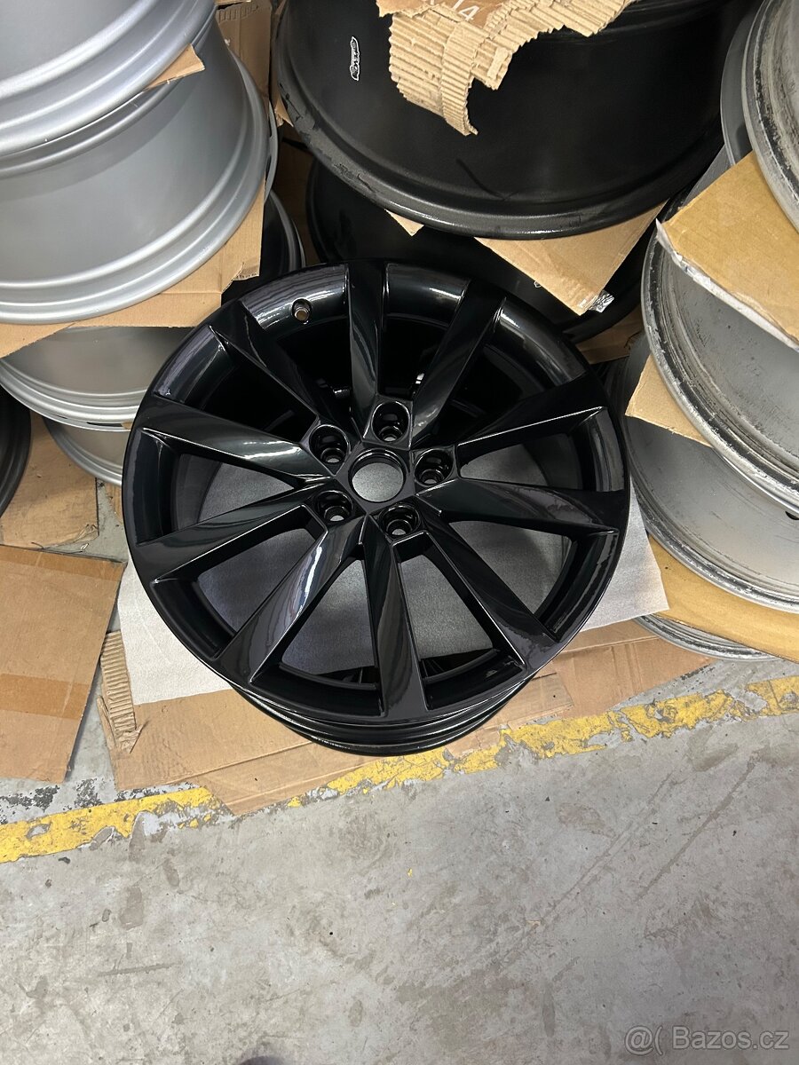 Origo alu r18 Alaris Škoda Octavia top stav - 3