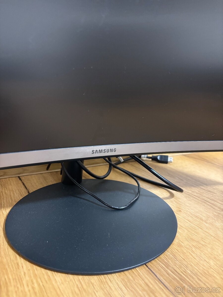 Curved LCD monitor Samsung 27" C27T550 - 3