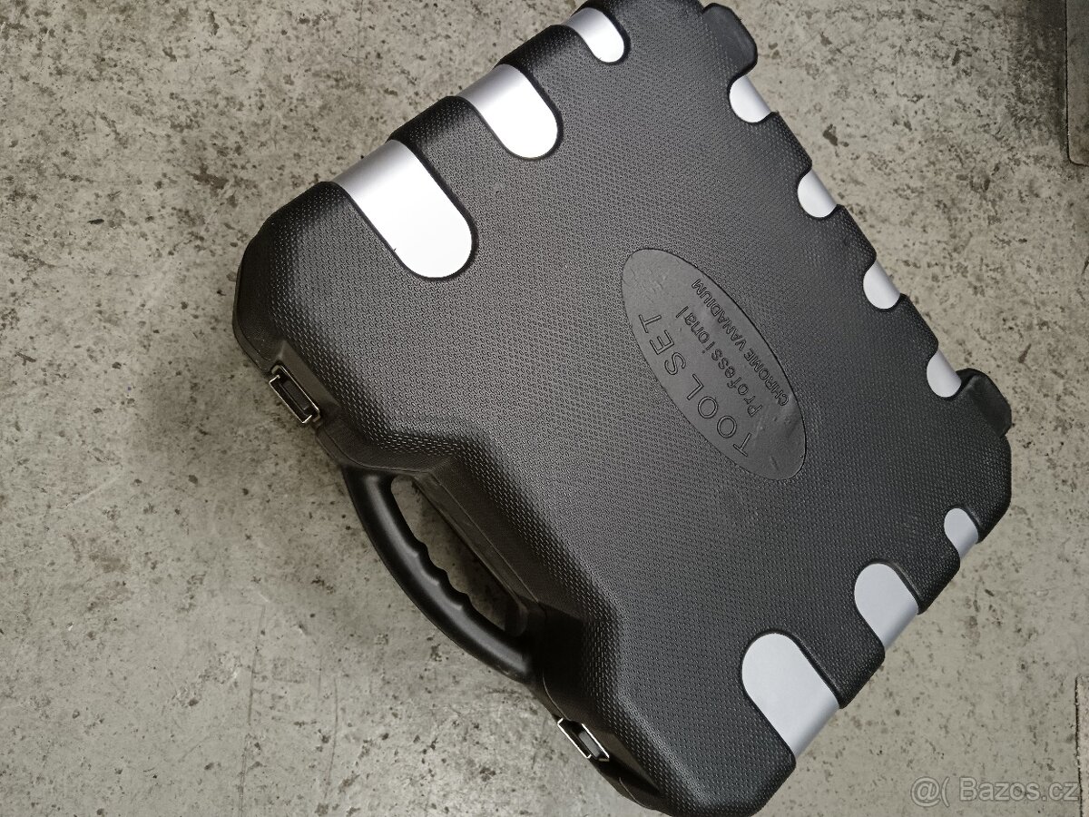 Kufr s 257 díly nářadí - 3