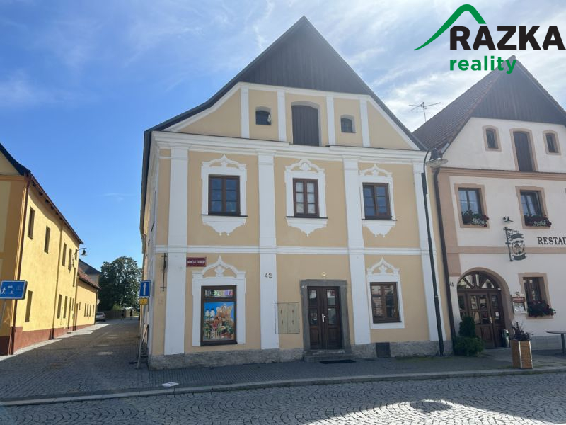 Pronájem komerčního prostoru v Plané - nám.... - 3