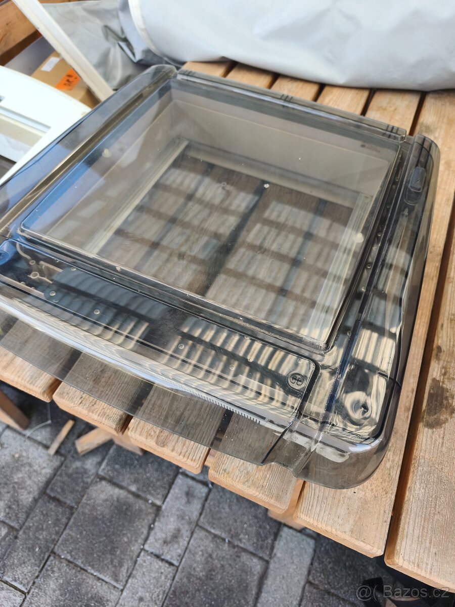 Střešní okno do karavanu - 3