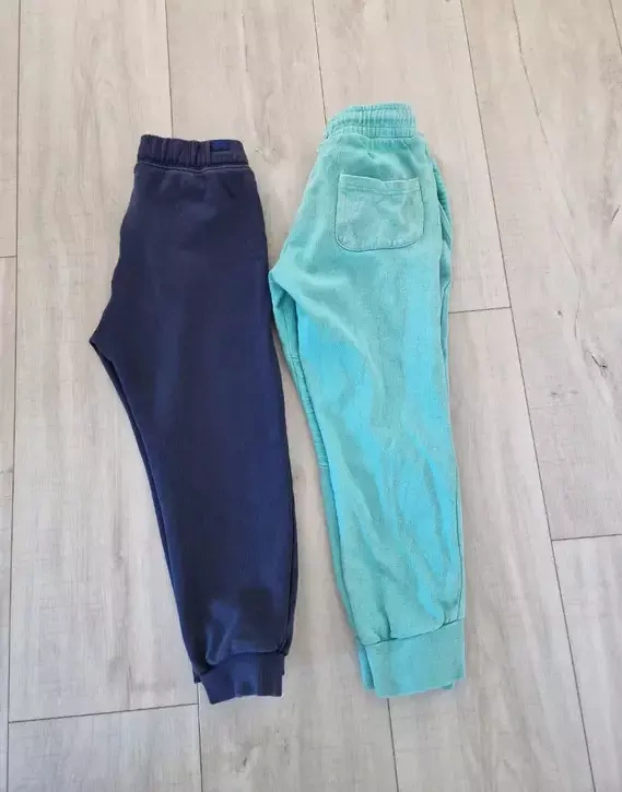 Dvoje tepláky, vel.116 - modré a zelené - 3