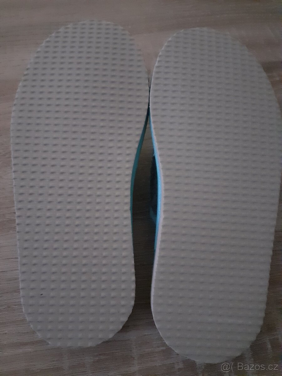 Prodám nové pantofle č.33 - 3