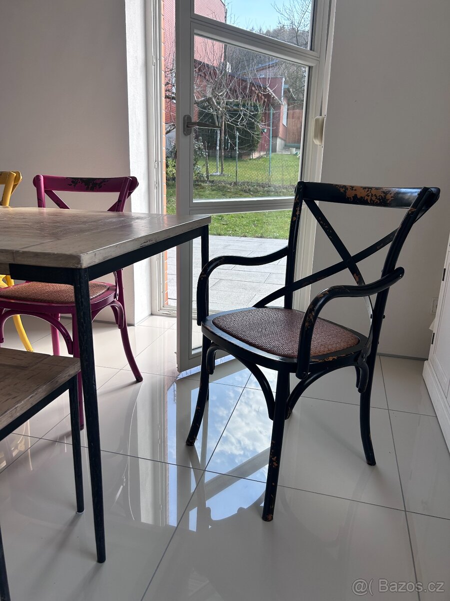 Dřevěné židle v retro stylu - 3