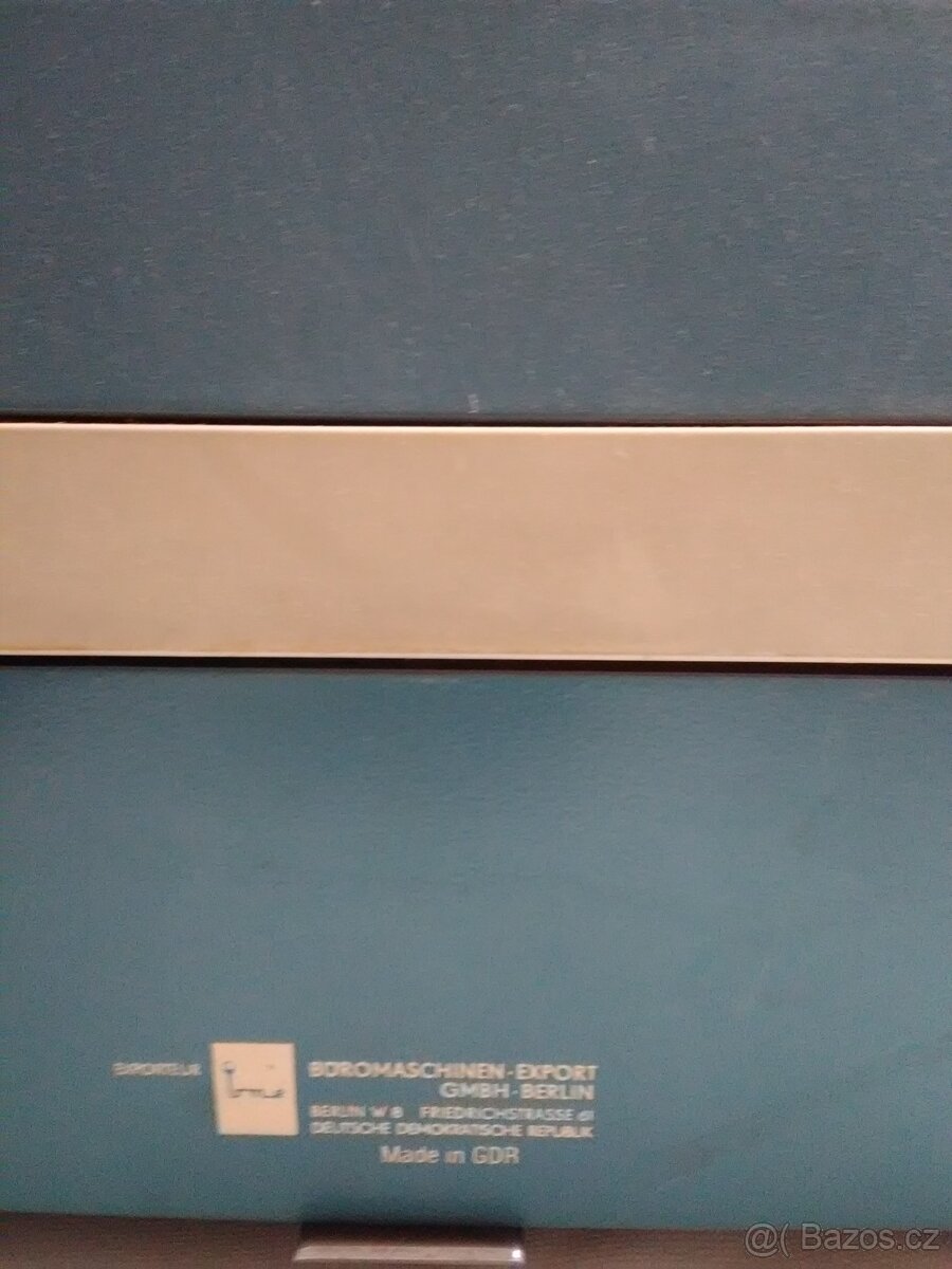 Prodám Starší mechanický psací stroj Optíma funkční - 3