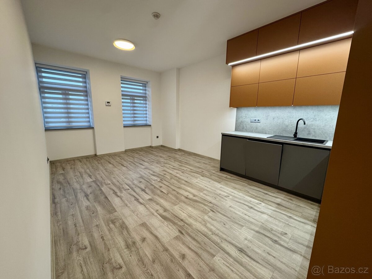 Pronájem útulného bytu 2+kk, 52 m² – Staré náměstí - 3