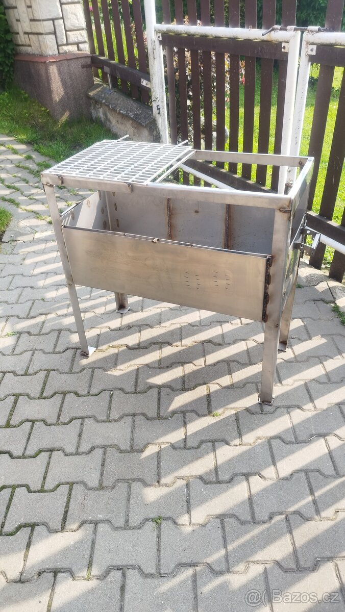 Gril na klobásy, makrely, špíz - 3