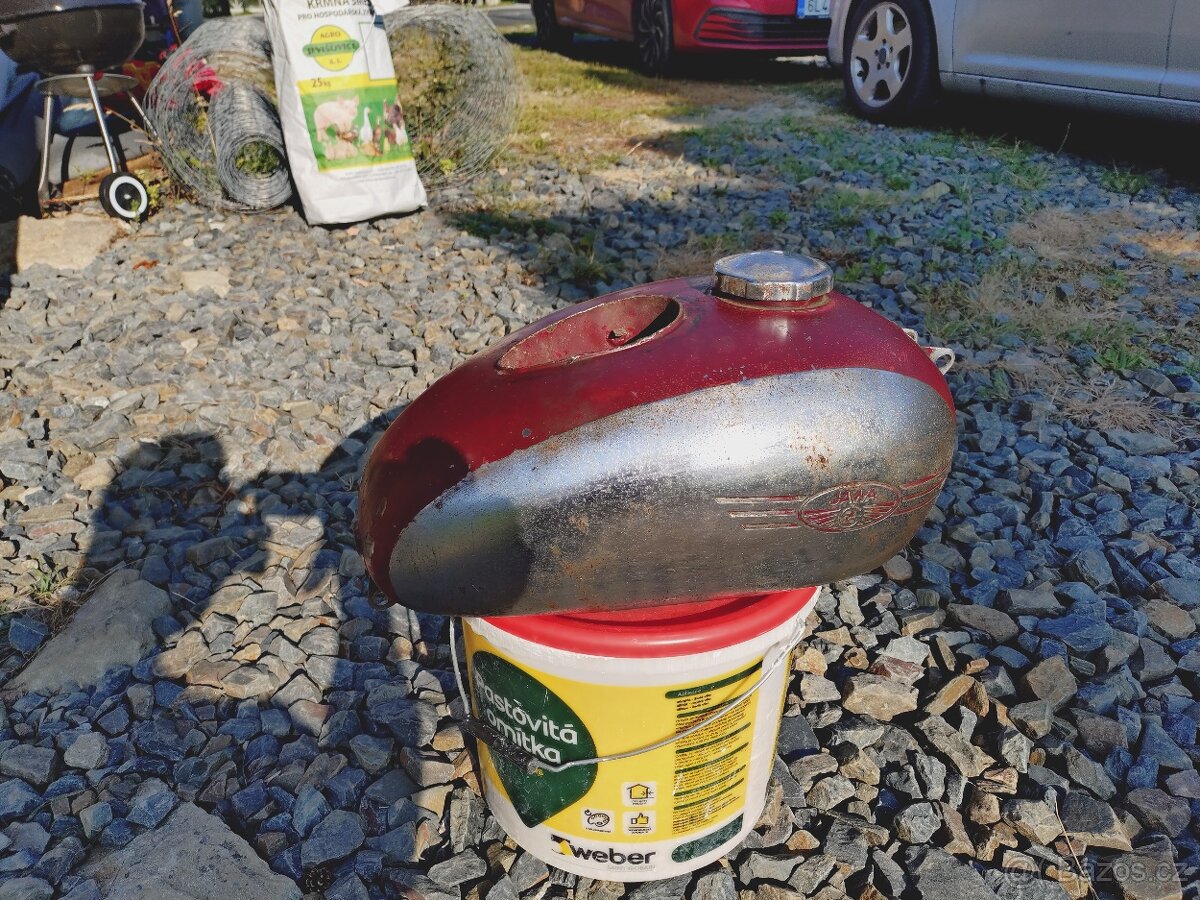 Jawa Kývačka nádrž - 3