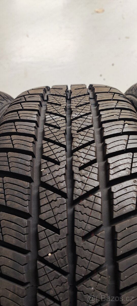 Nové 2ks 205/60/16 Barum Polaris 5, DOT 4222, vzorek 9.0mm. - 3