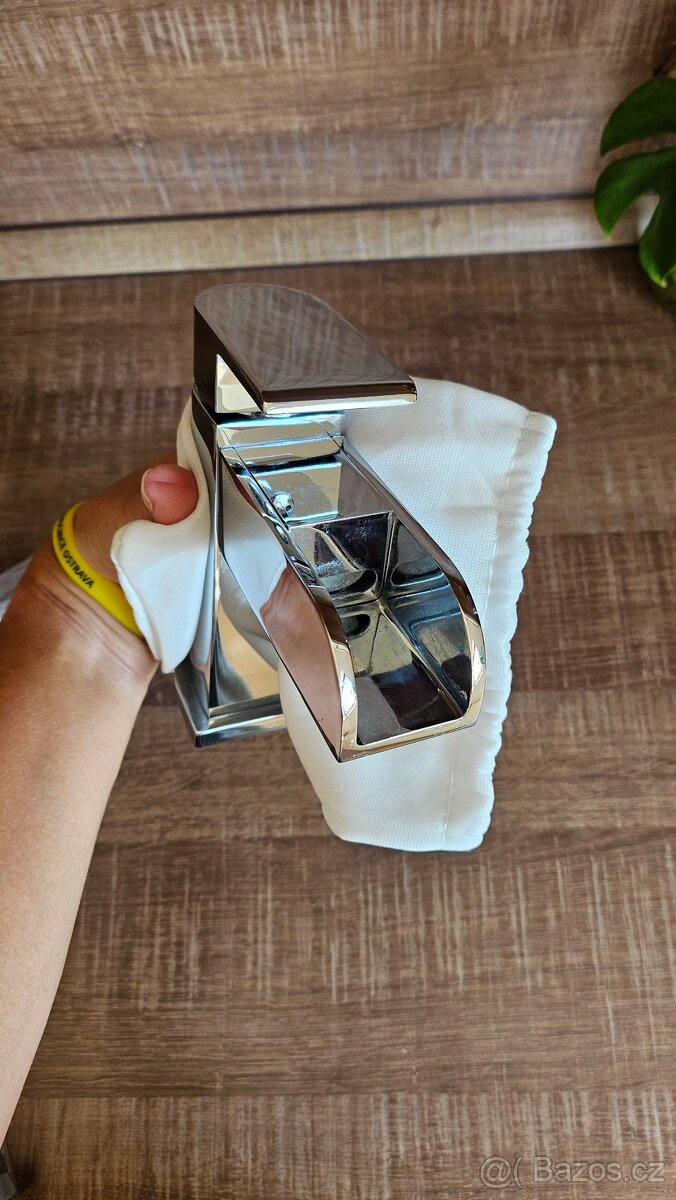 Umyvadlová baterie LED - 3