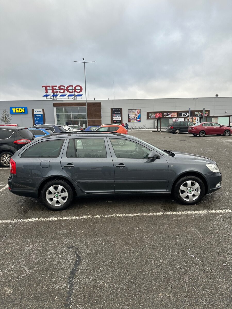 Škoda Octavia 2 facelift 1.6tdi 77kw rok 2012 - 3