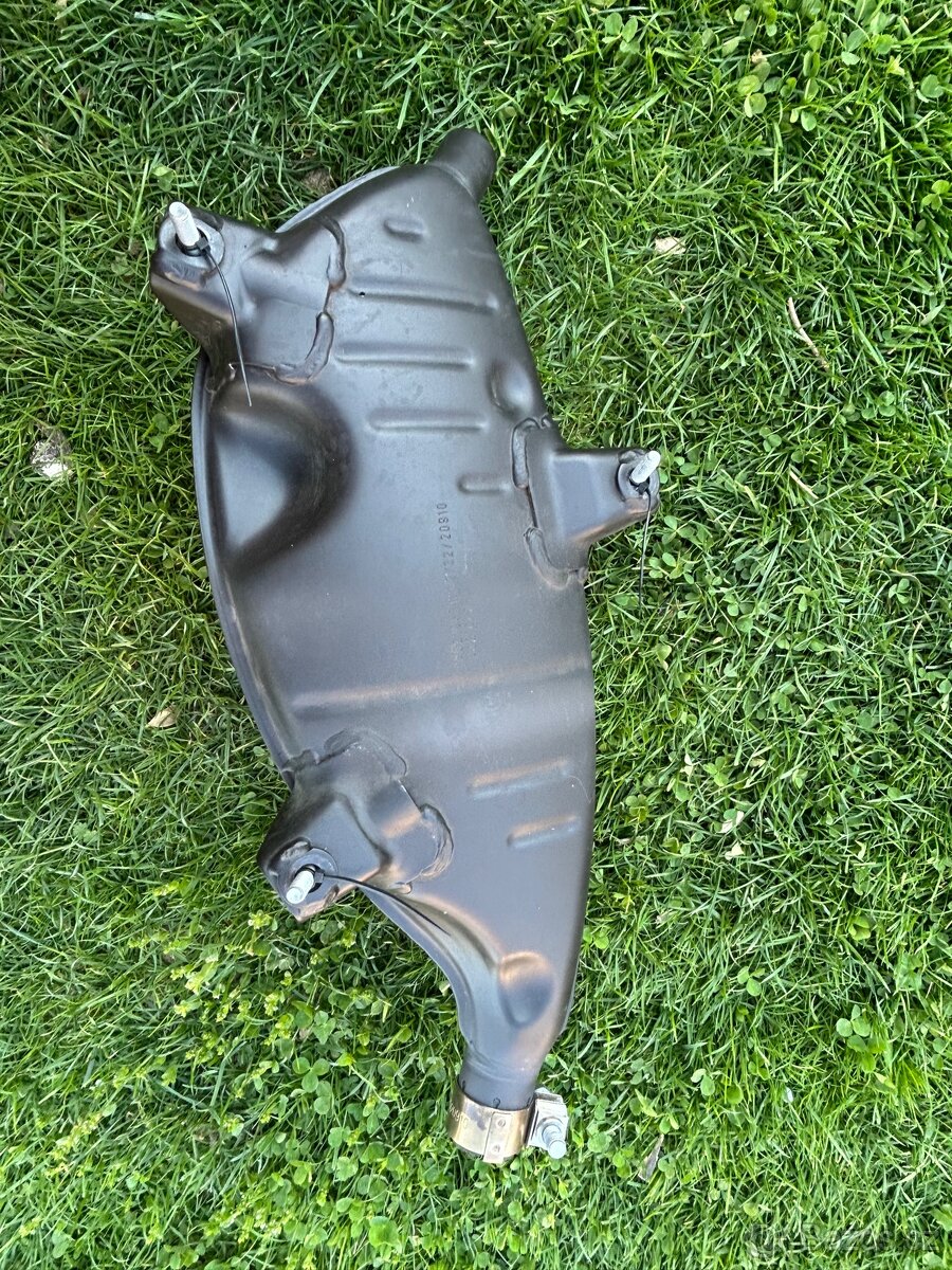 Prodám originální výfuk na Piaggio Vespa GTV / GTS 300 - 3