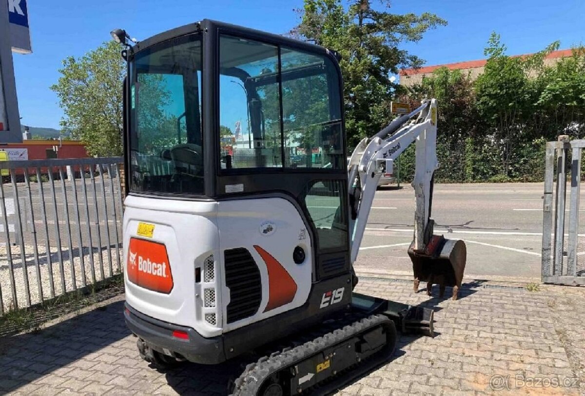 SUPER AKCE–JEN 1 227 MTH BOBCAT E19 MINIBAGR - 3
