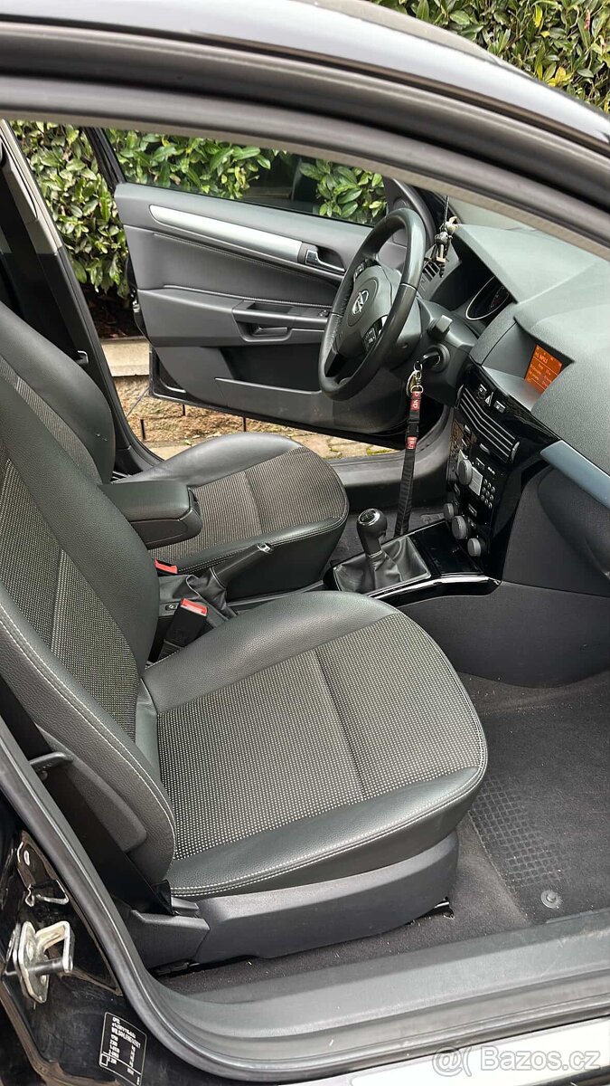 Opel Astra 1.6 sedan / 85kw - 3