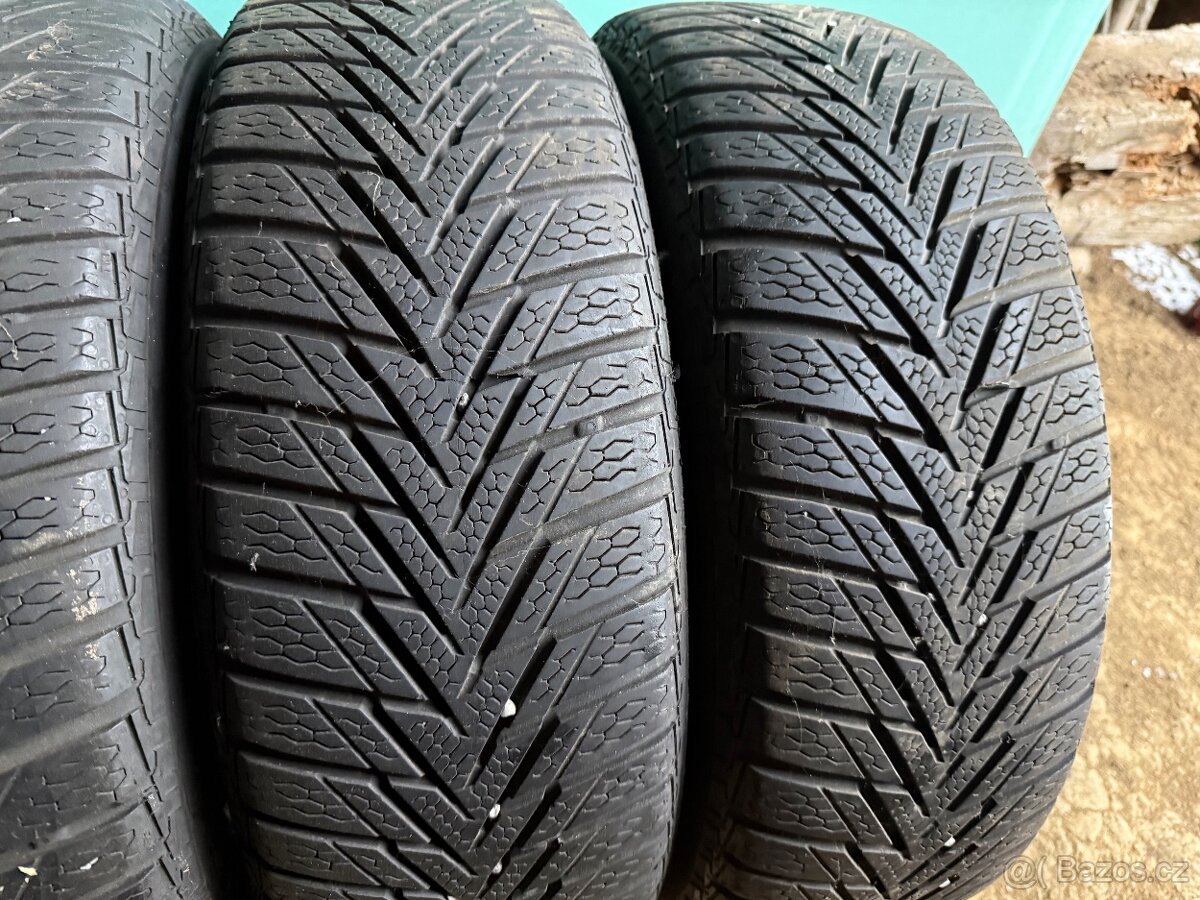 prodám zimní 185/60/15 Continental - 3