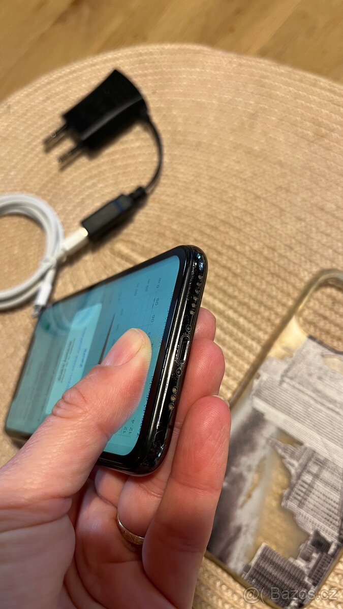 Prodám černý iPhoneXS 64GB - 3