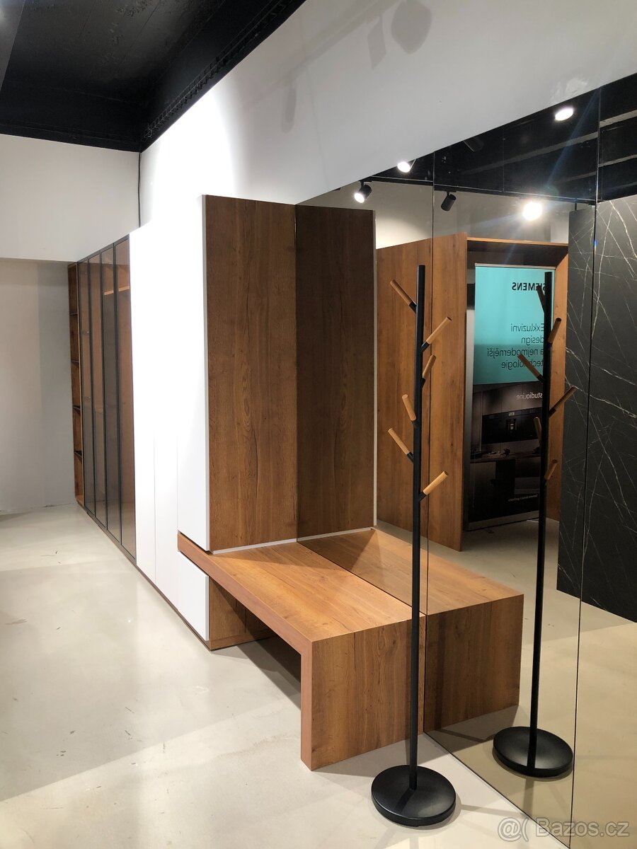 LUXUSNÍ ŠATNÍ STĚNA - 3