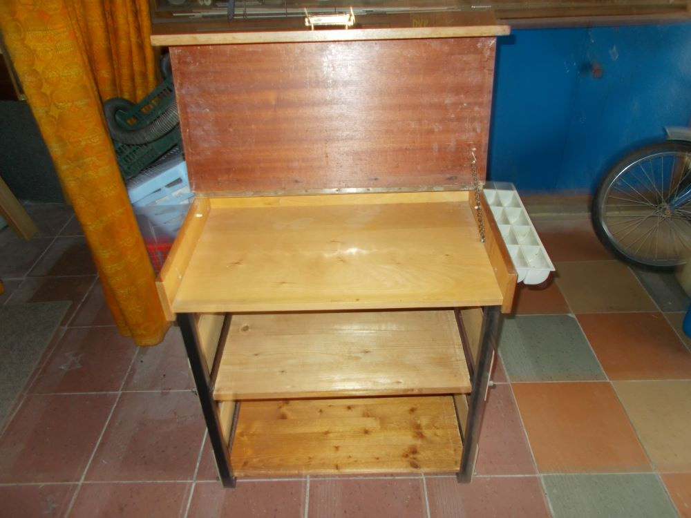 Stolek pracovní - 3