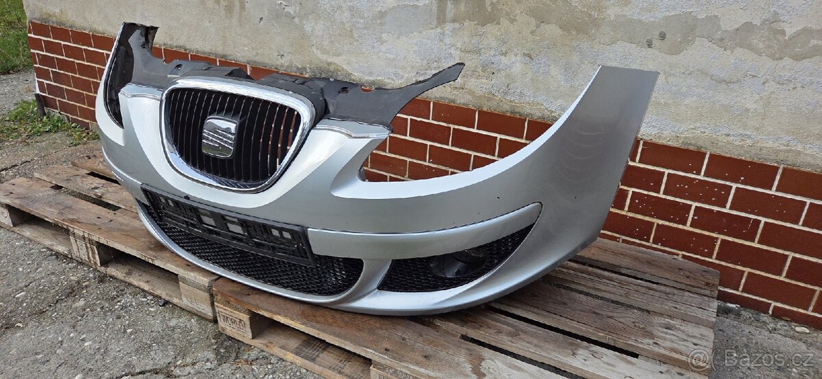 Seat Altea stříbrný přední nárazník, přední světla - 3