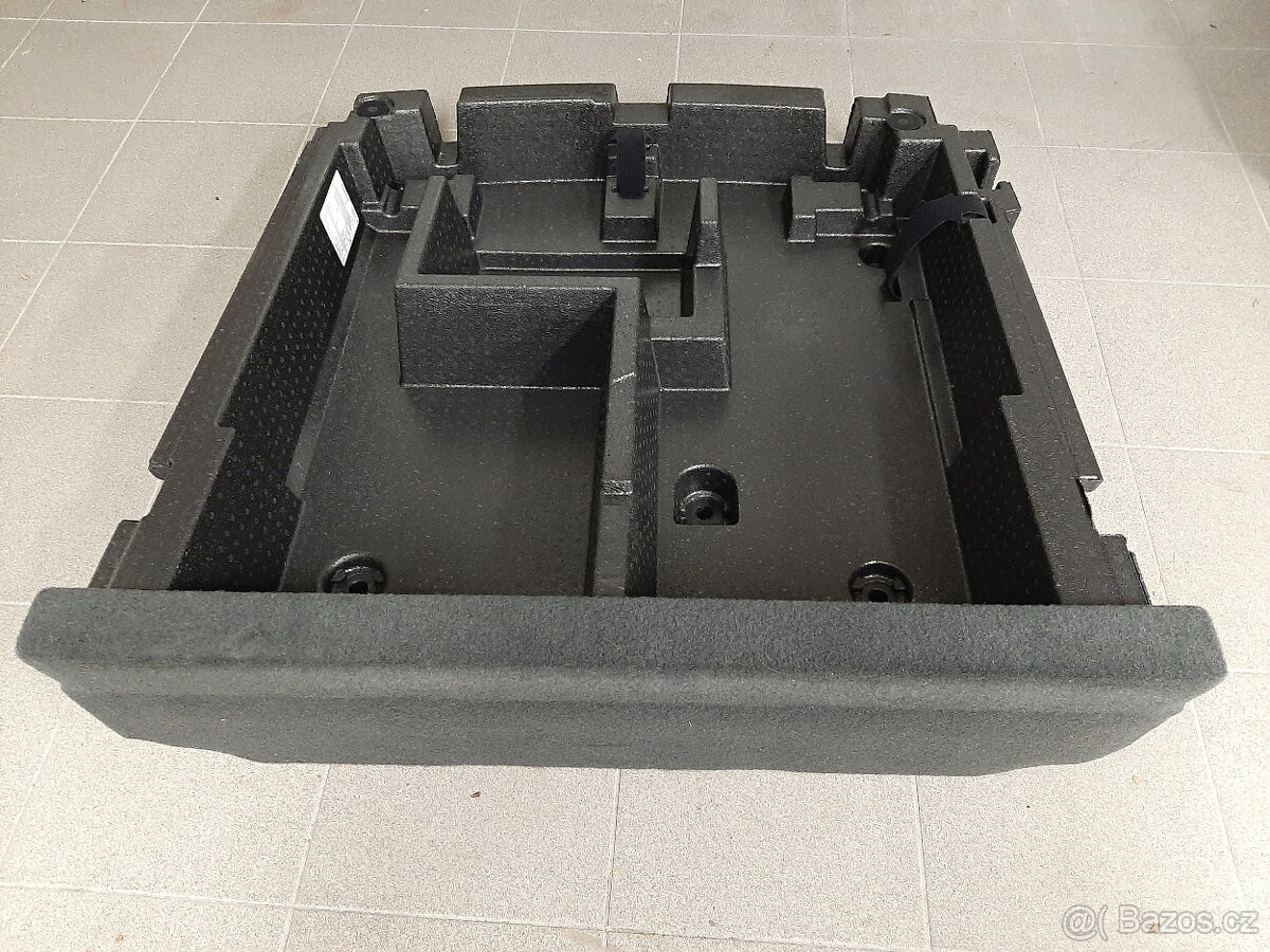 Cadillac XT 5 2018 polystyrenová výplň kufru - 3