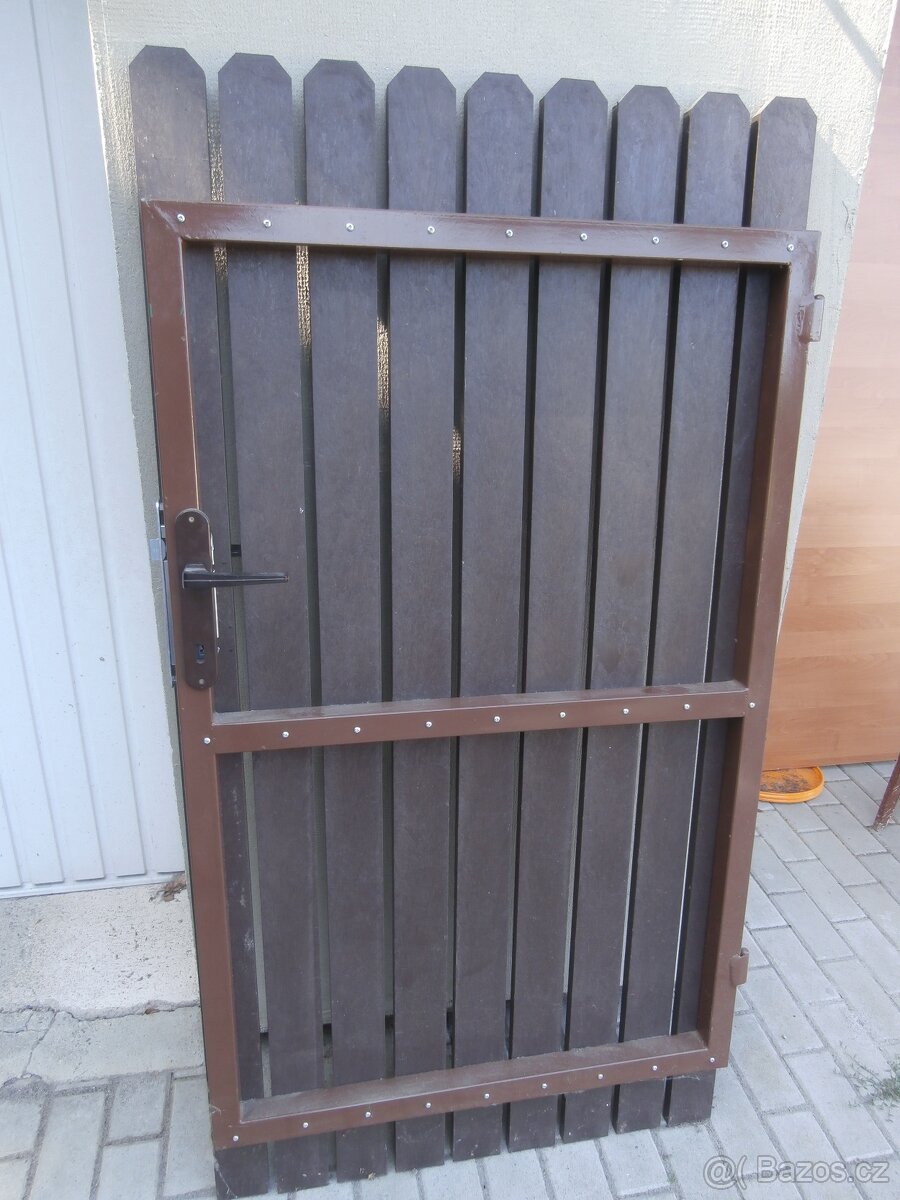 Prodám bránu, branku, plastové plaňky - 3