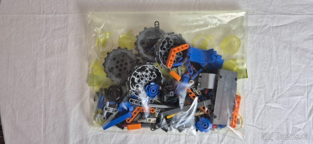 LEGO Technic 42071 Buldozer - 3