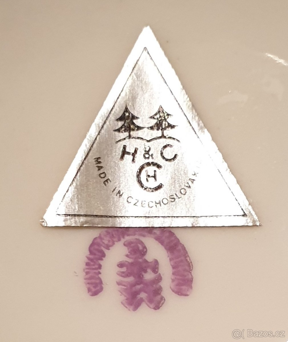 Zdobený hrníček a talířek - 3