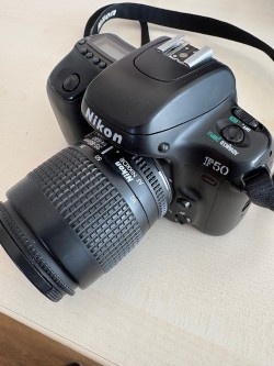 NIKON F 50 + obj. 35-80 - 3