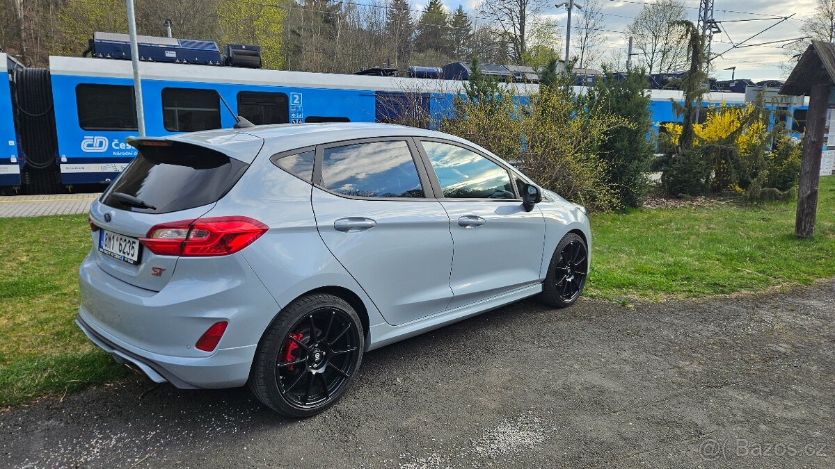 Ford Fiesta ST Performance - 3