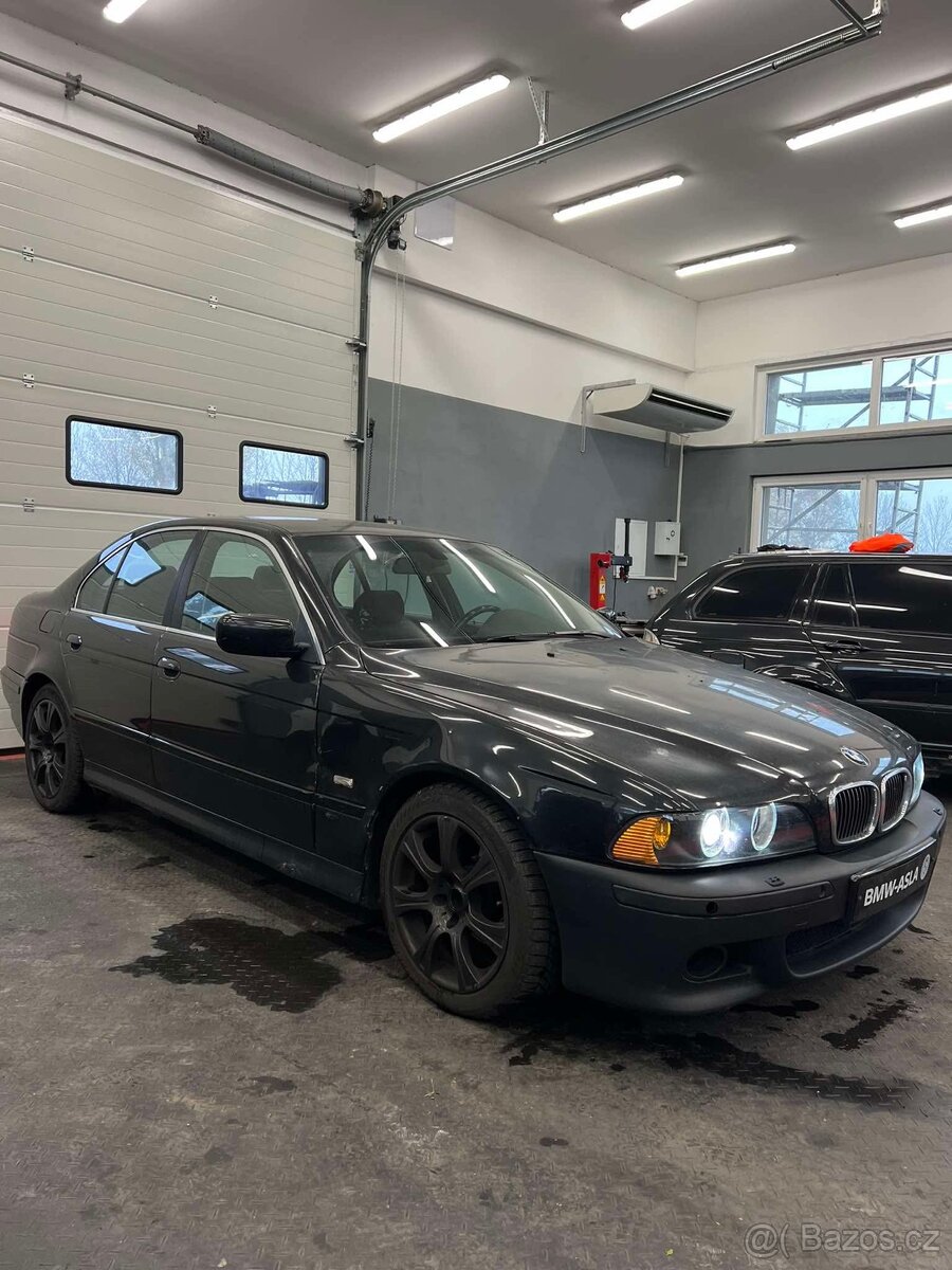 Komplet na náhradní díly-BMW E39 520D cosmosschwarz - 3