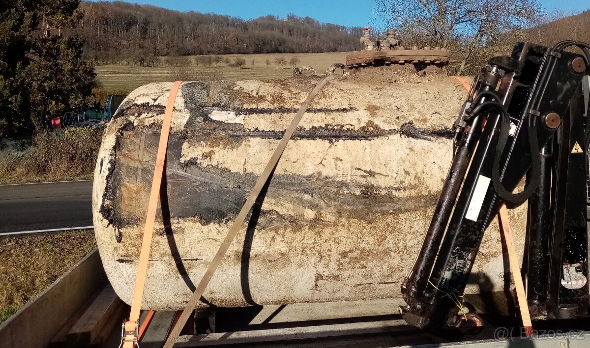 Akumulační nádrž na 2 700 litrů - 3