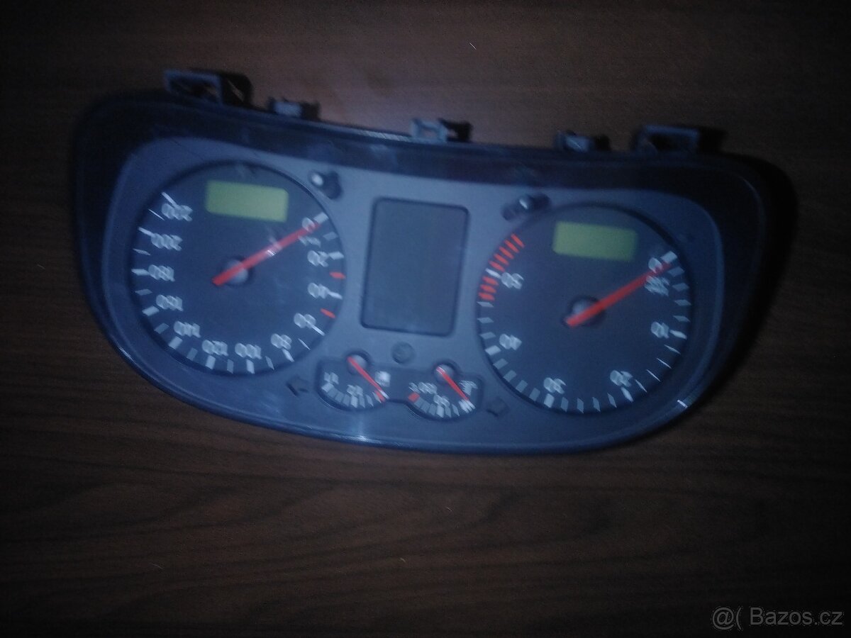 Pristrojovy stit vw golf 4 - 3