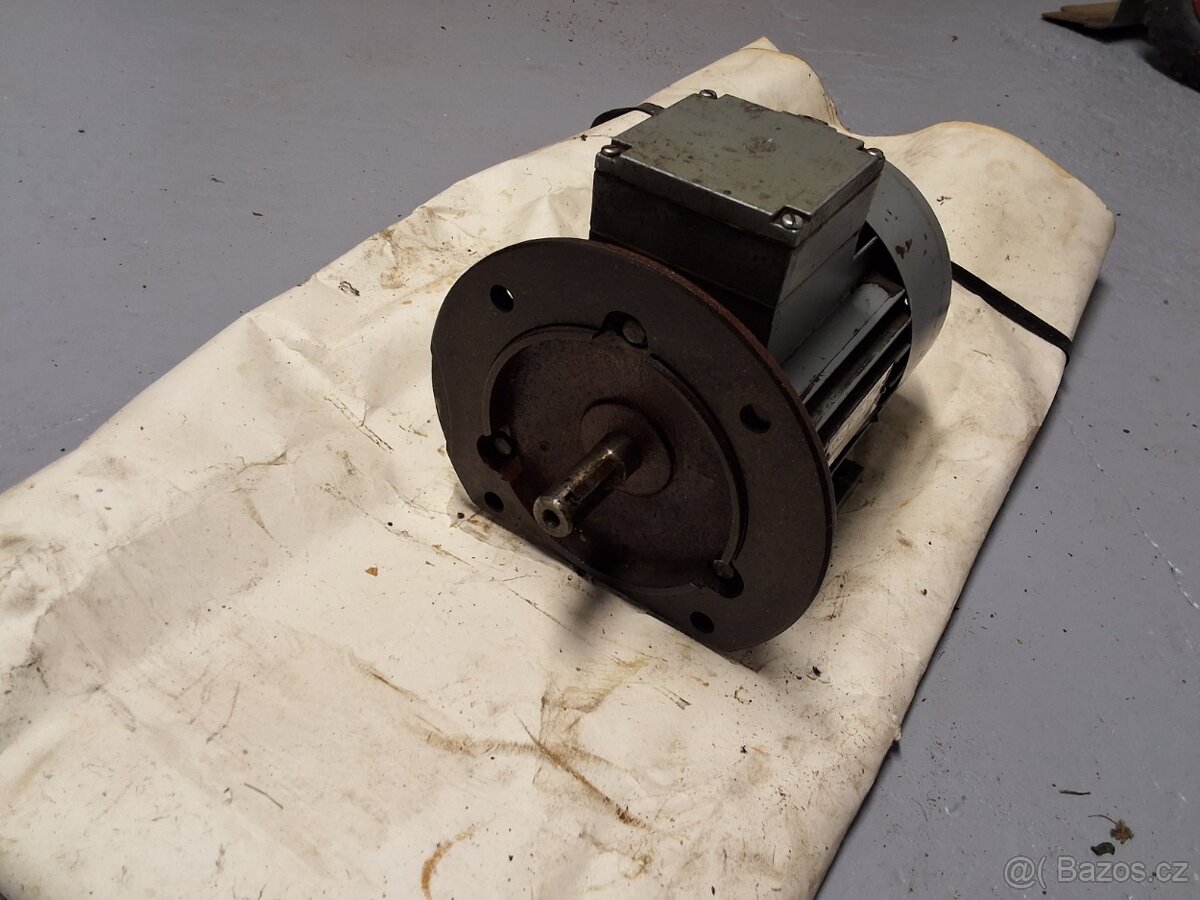 Elektromotor MEZ 370 W - 3