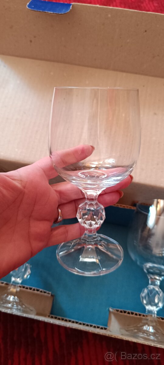 Sada 6 broušených sklenic na víno - 3