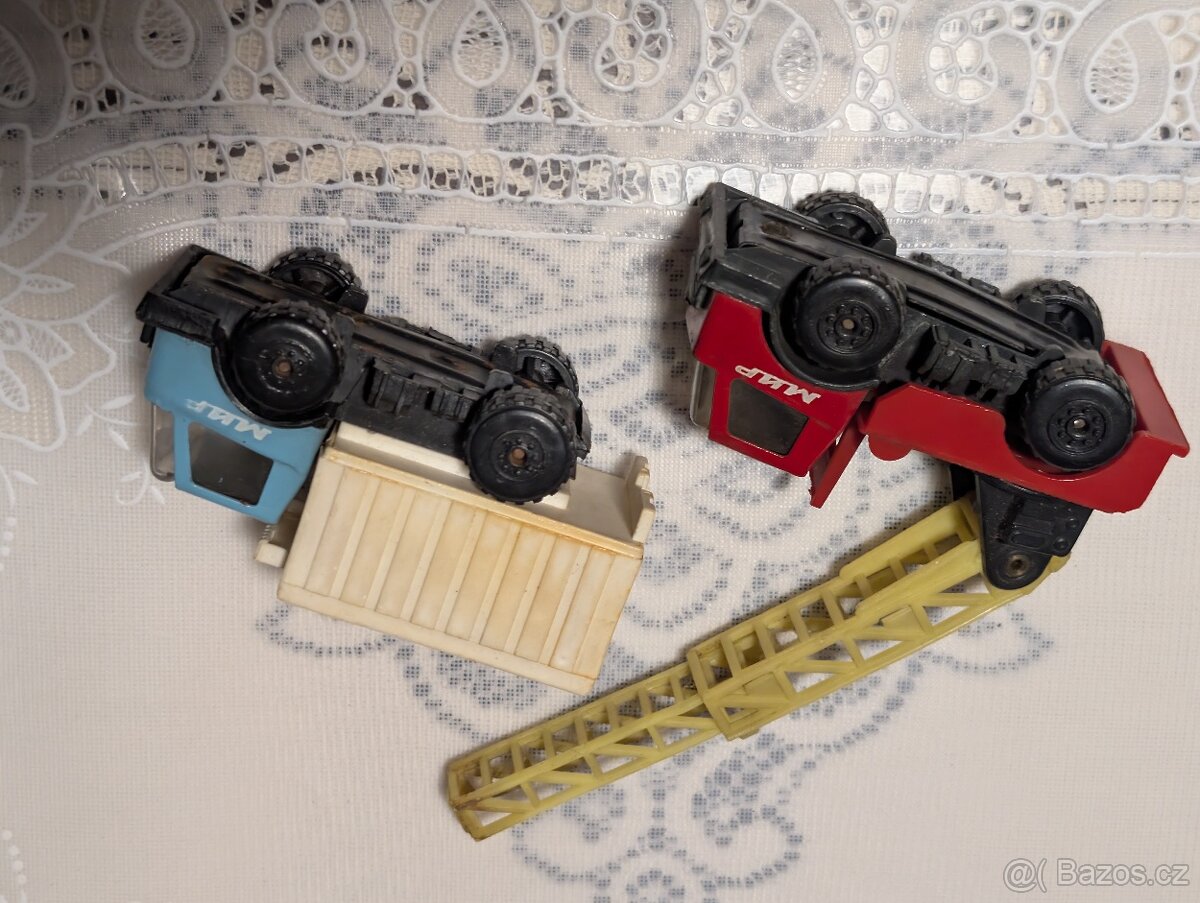 Prodám staré hračky auta MIR - 3